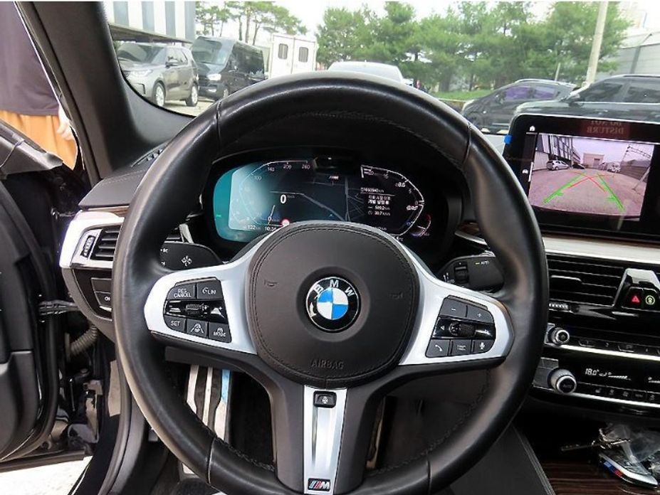 BMW 5-Series 2022