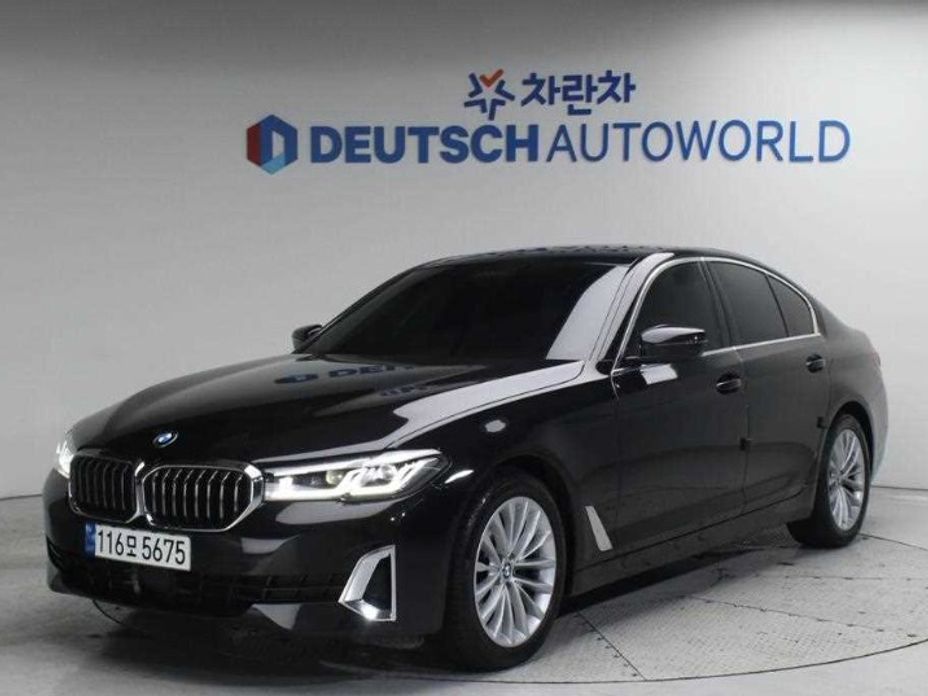 BMW 5-Series 2023