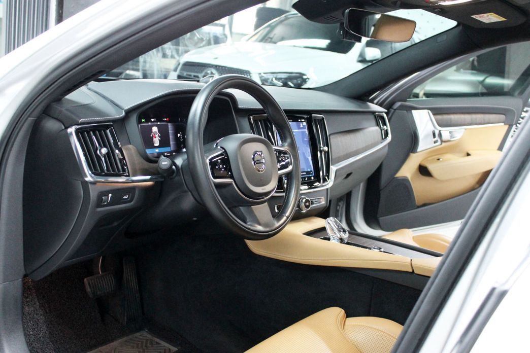 Volvo S90 2022