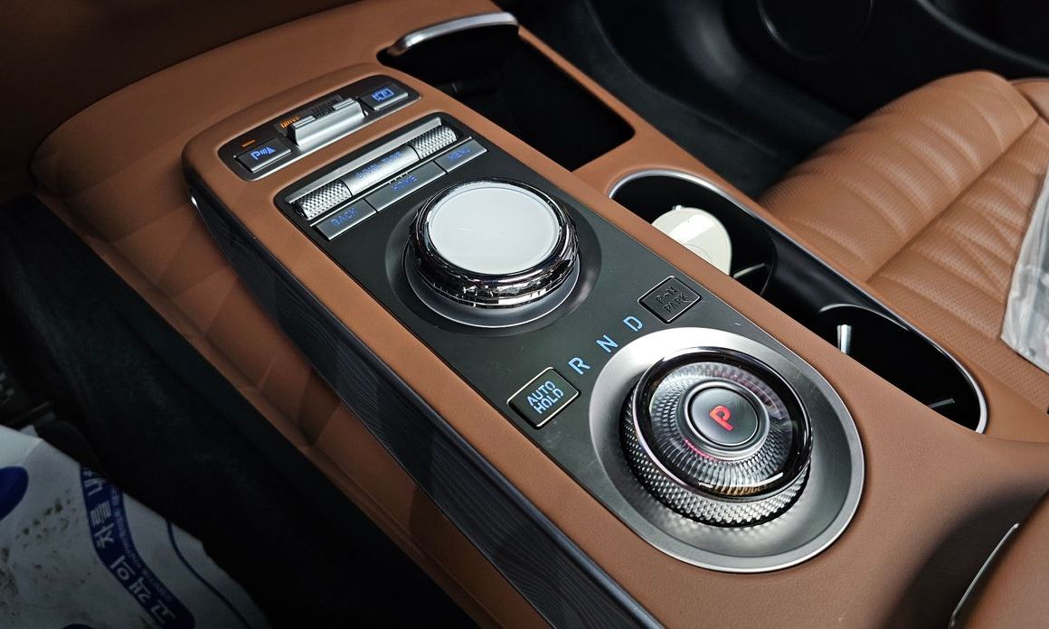 Genesis GV70 2024