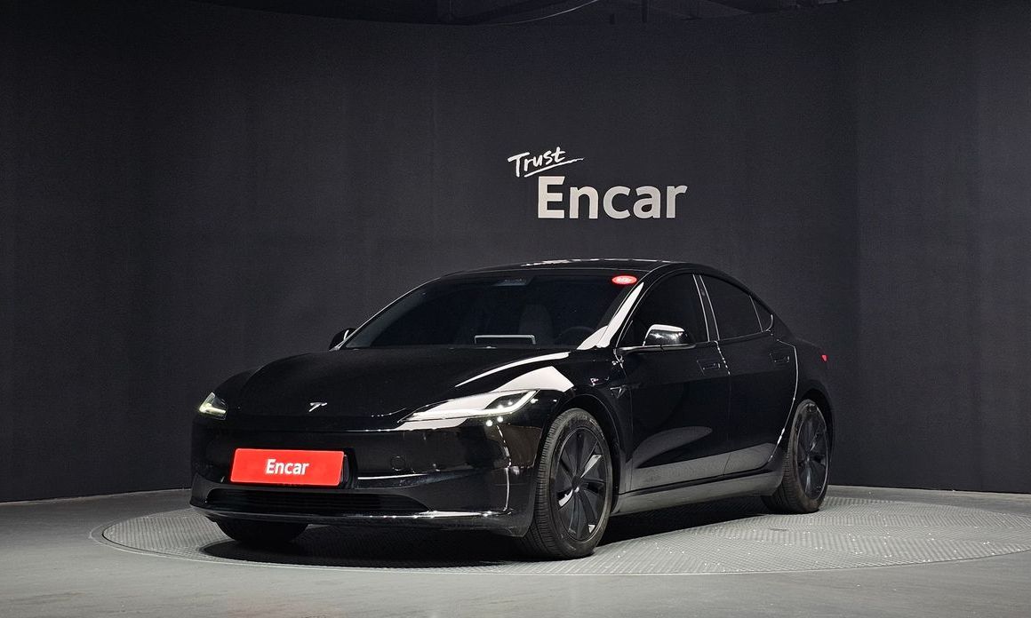 Tesla Model 3 2024