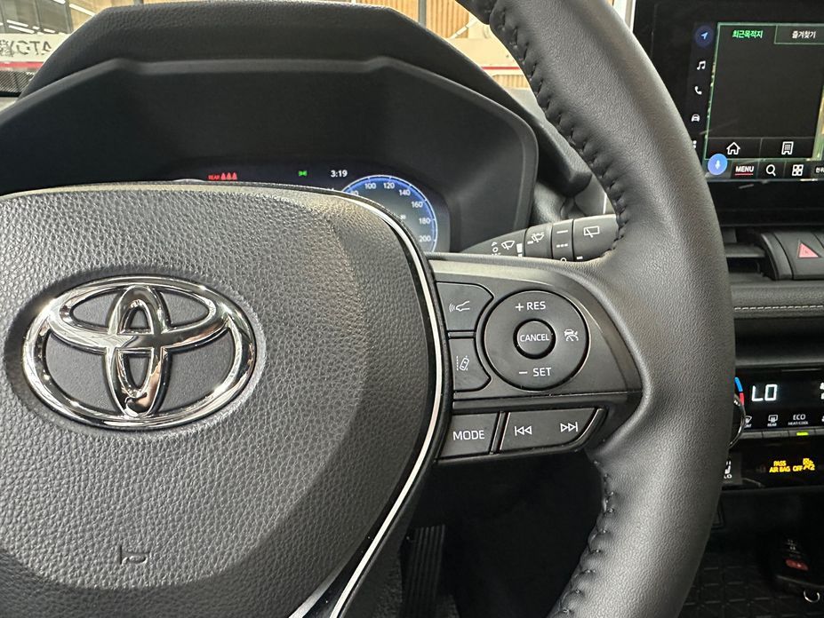 Toyota RAV4 2025