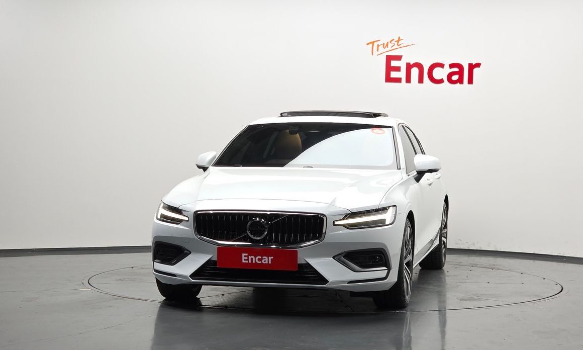 Volvo S60 2025