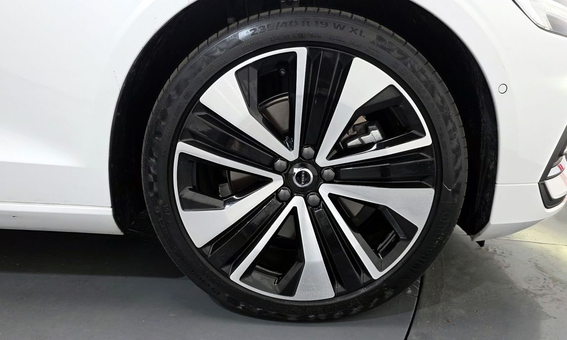 Volvo S60 2025