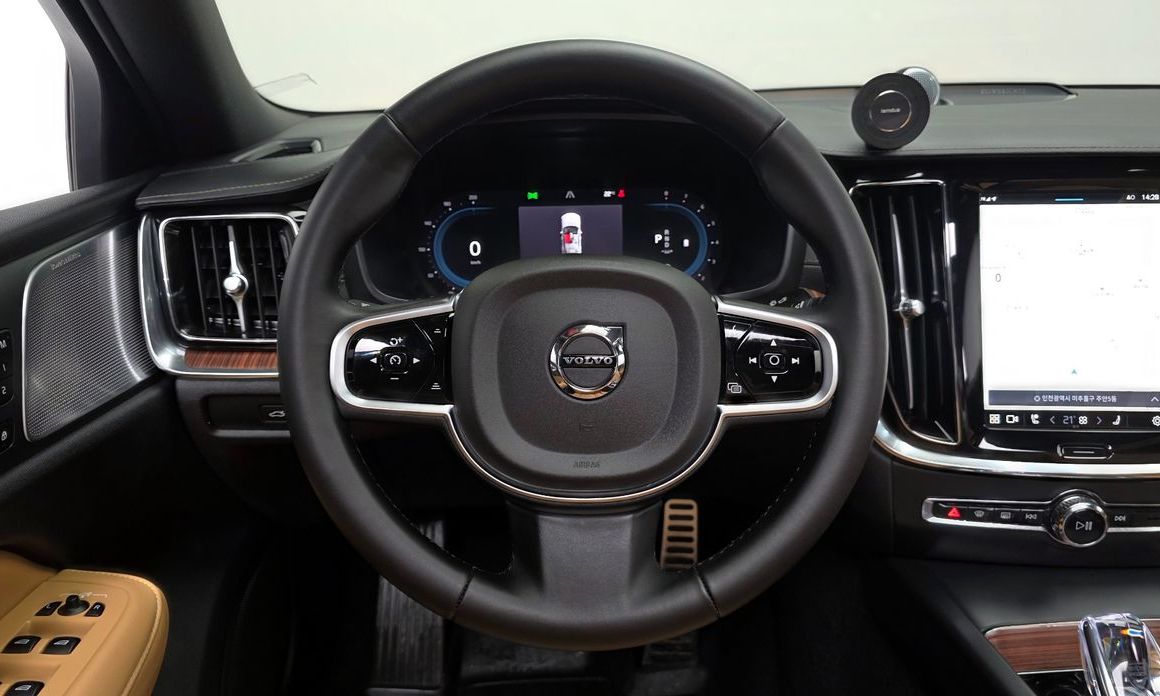 Volvo S60 2025