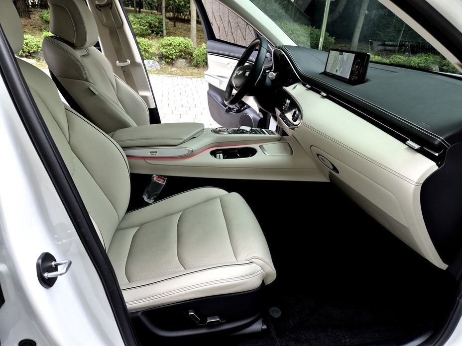Genesis GV70 2024