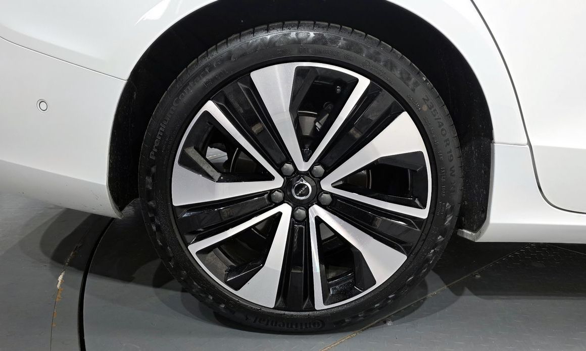Volvo S60 2025