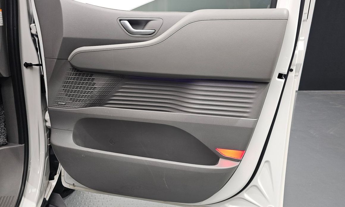 Hyundai Staria 2025
