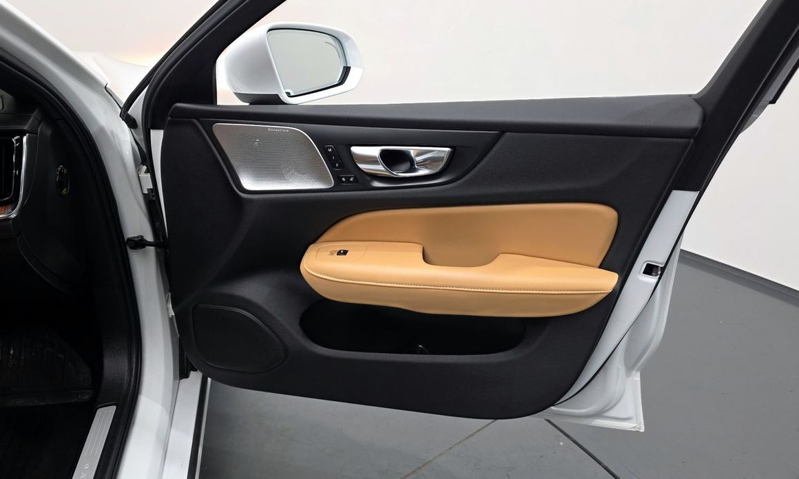Volvo S60 2025
