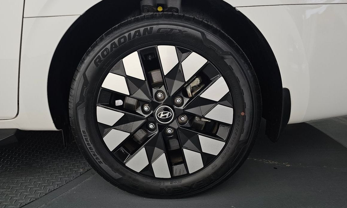 Hyundai Staria 2025