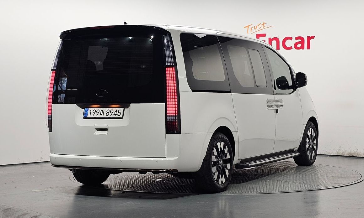 Hyundai Staria 2025