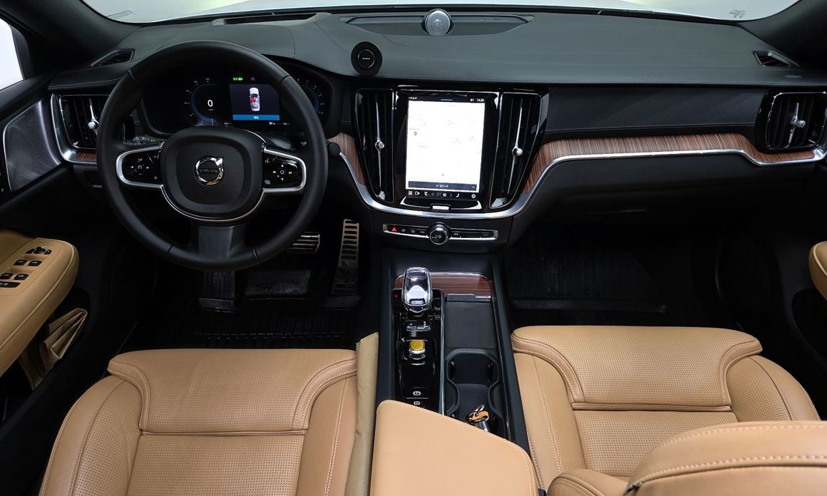 Volvo S60 2025