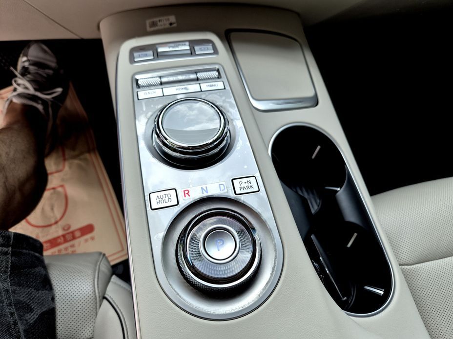 Genesis GV70 2024