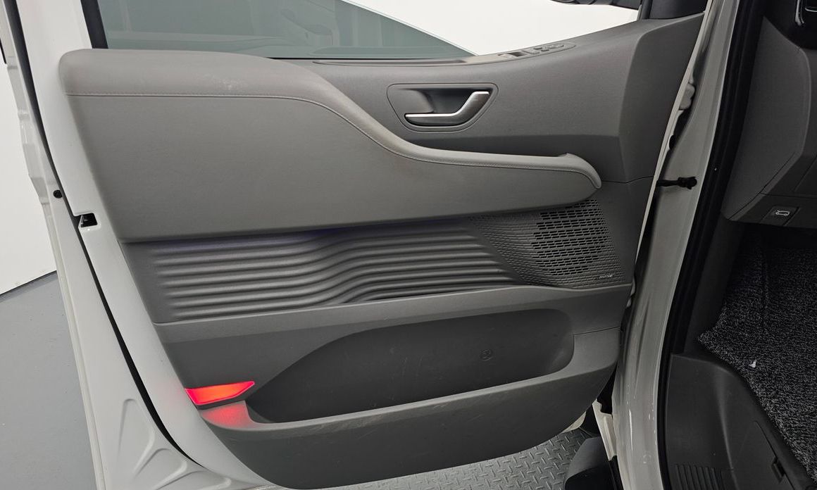 Hyundai Staria 2025