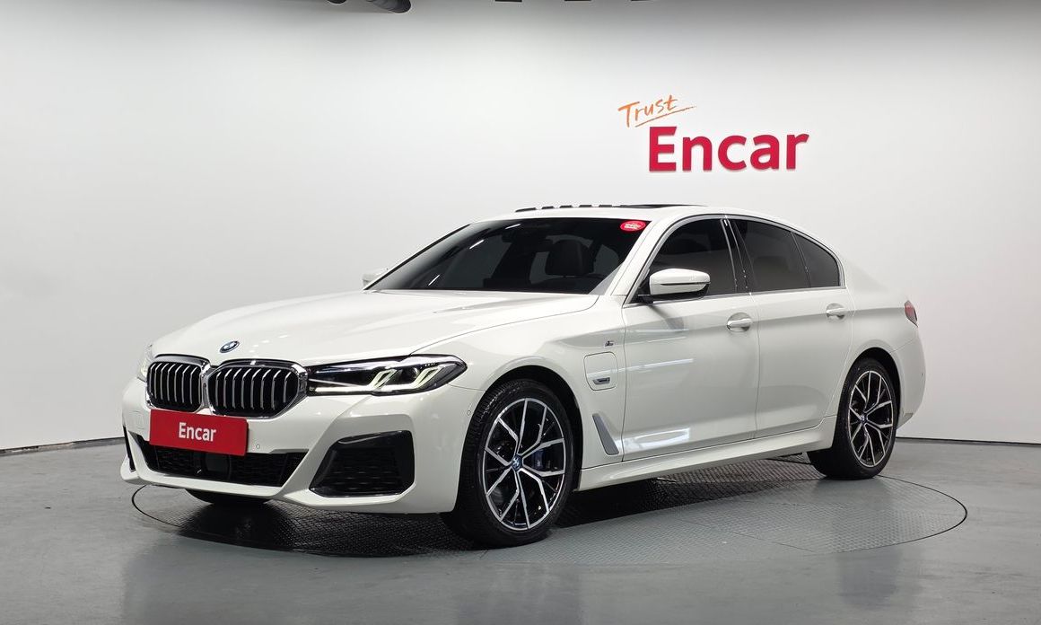 BMW 5-Series 2023