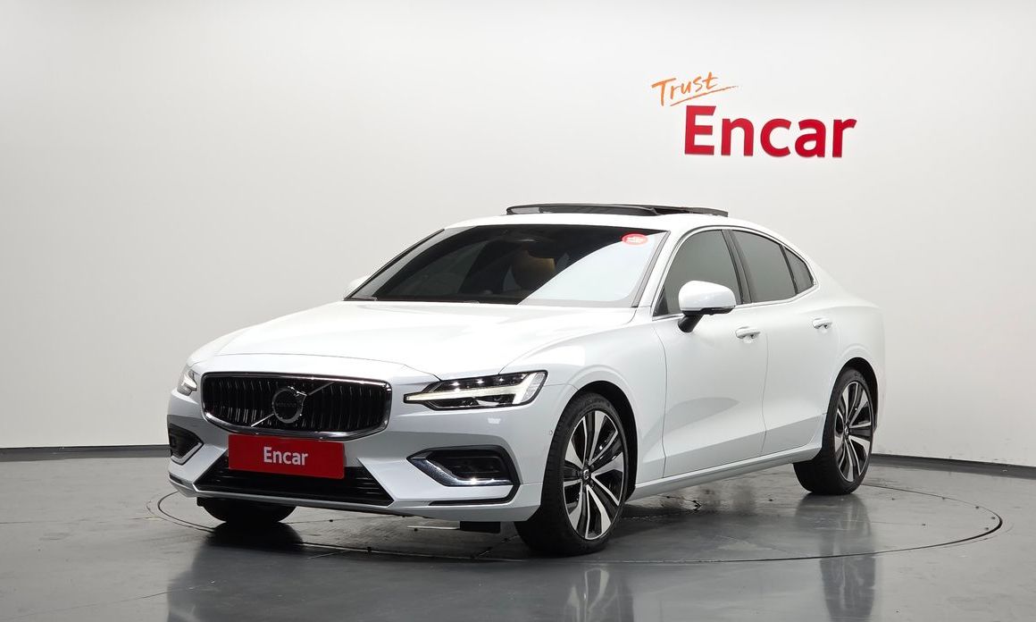 Volvo S60 2025
