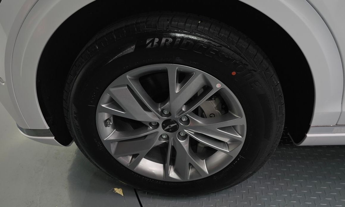 Genesis GV70 2025