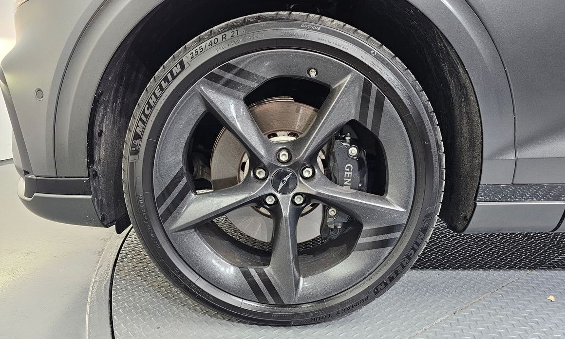 Genesis GV70 2025