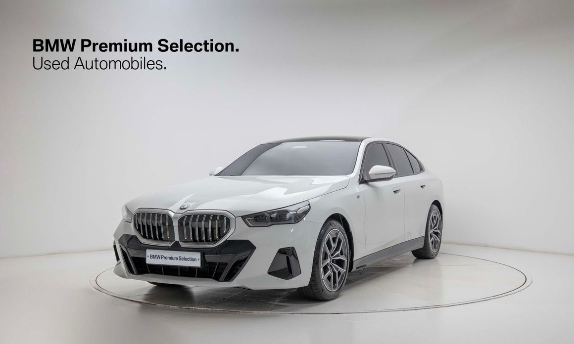 BMW 5-Series 2024