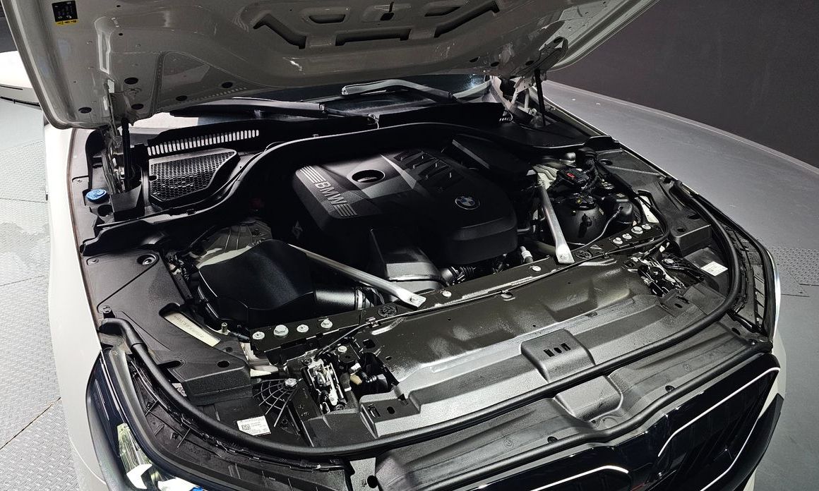 BMW 5-Series 2024