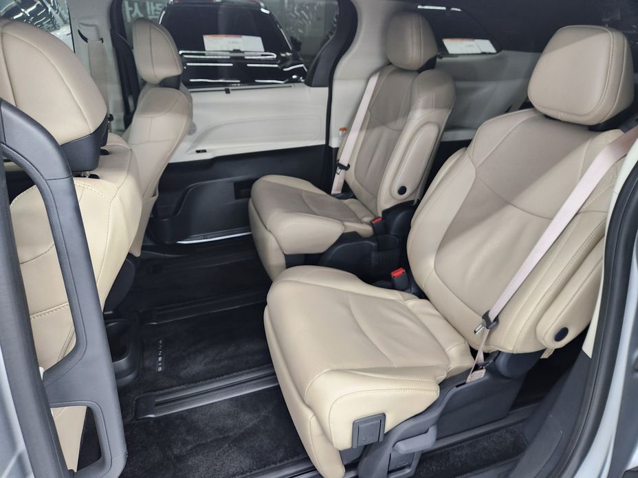 Toyota Sienna 2024