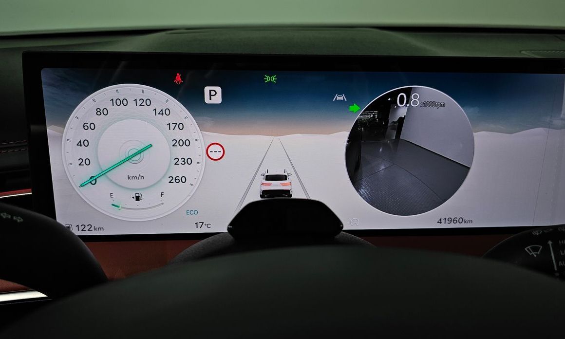 Genesis GV70 2025