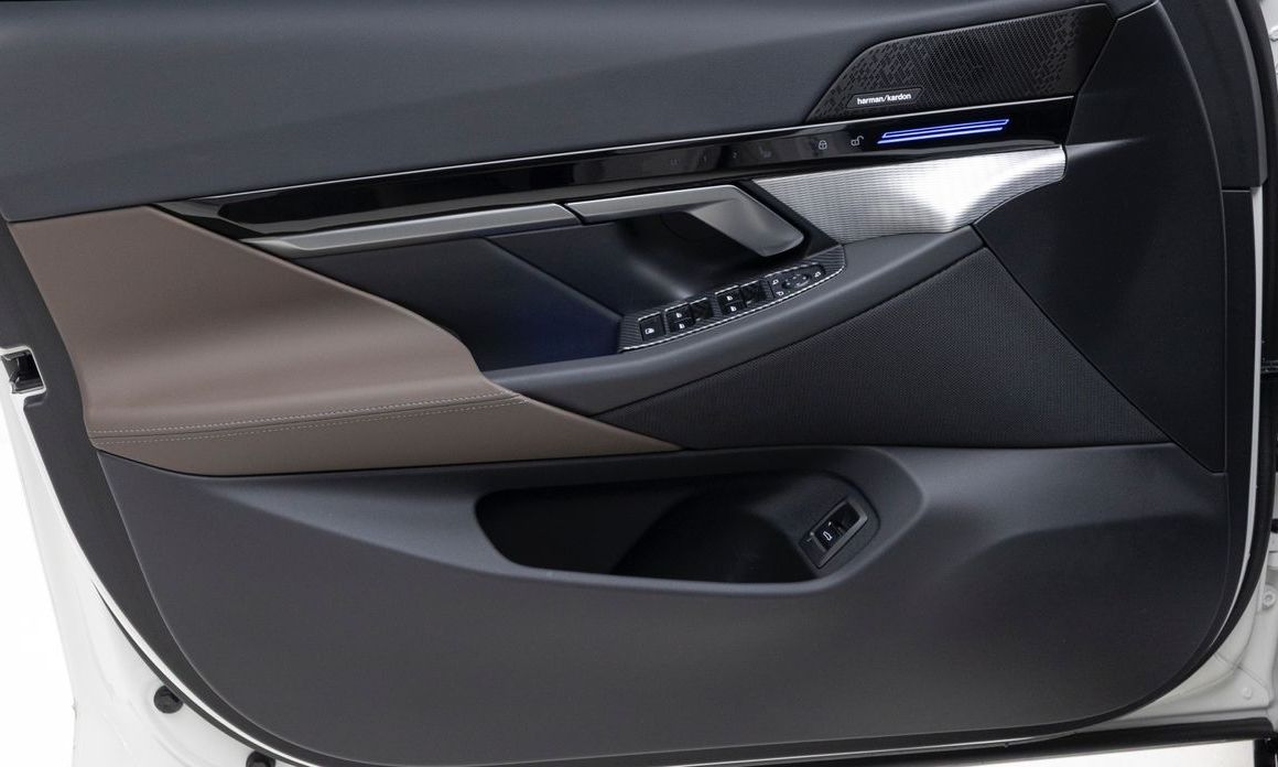 BMW 5-Series 2024