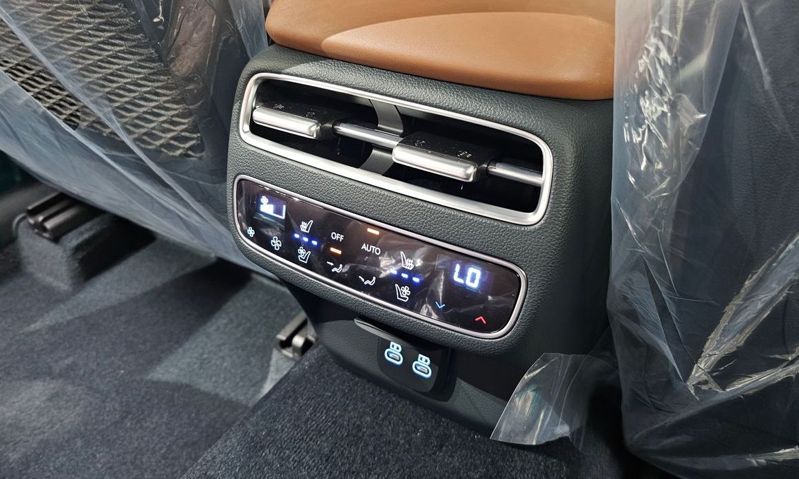 Genesis GV70 2025