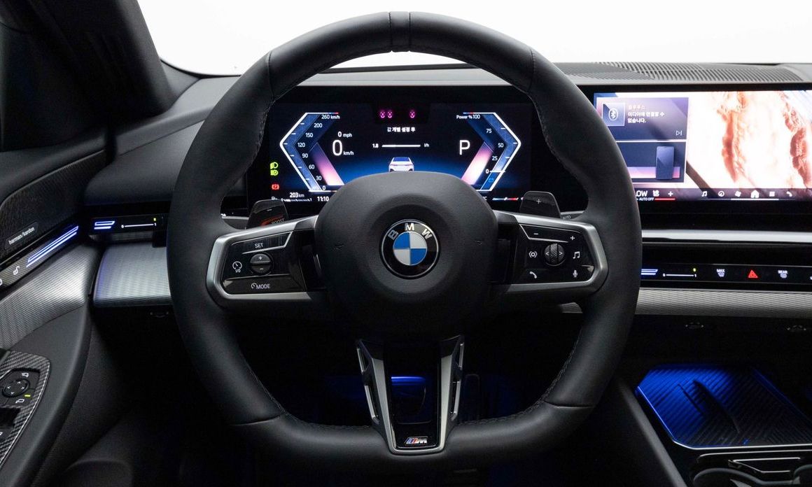 BMW 5-Series 2024