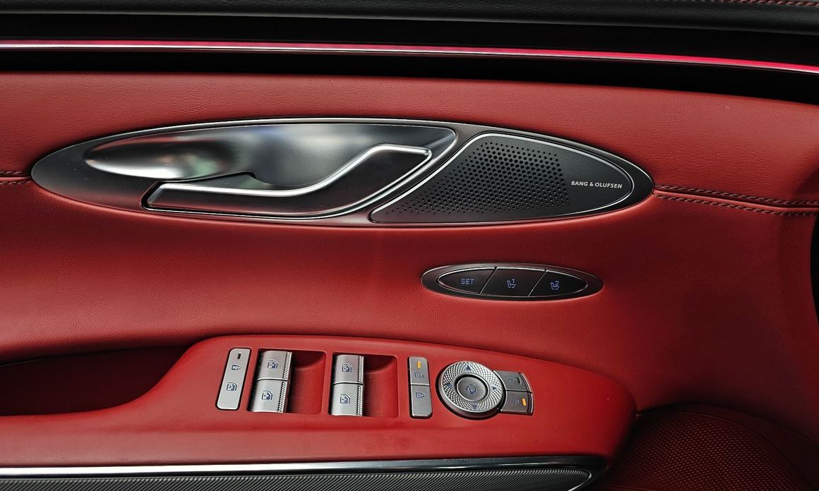 Genesis GV70 2025