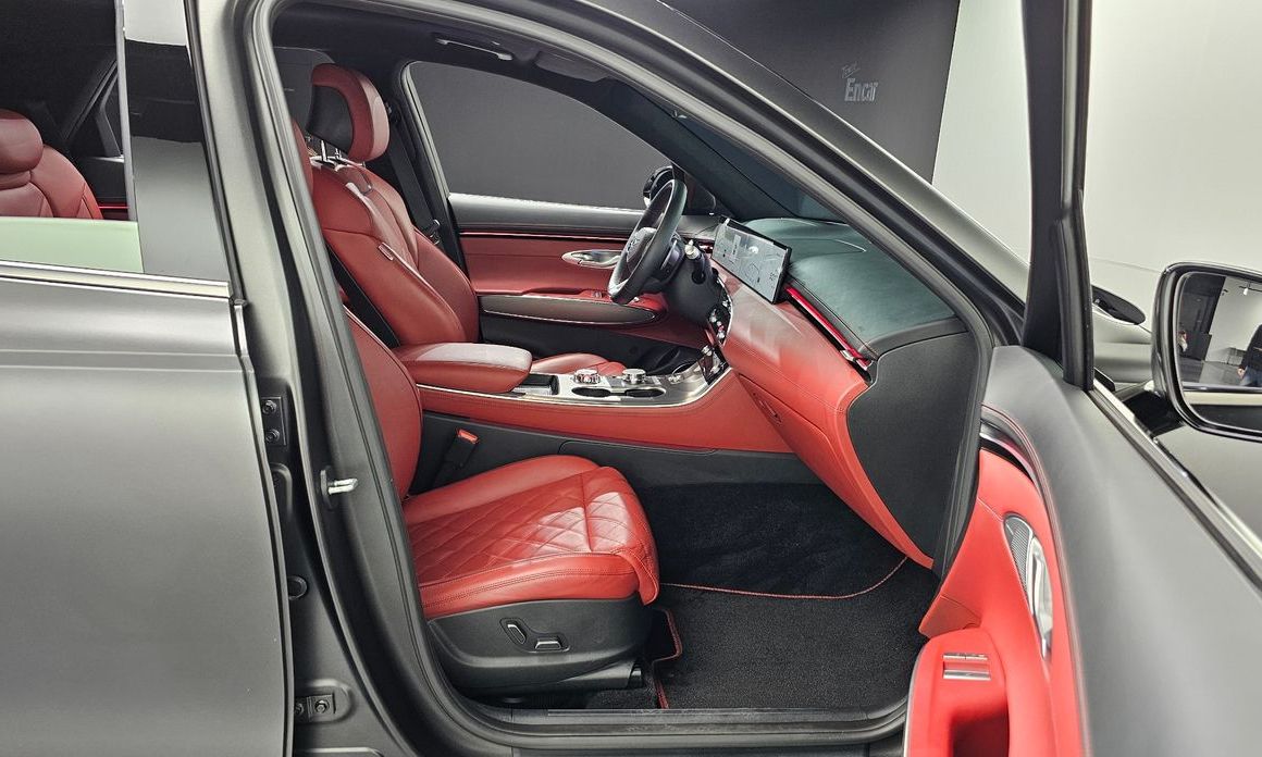 Genesis GV70 2025
