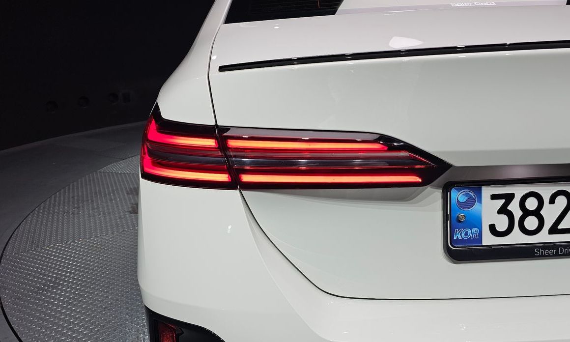 BMW 5-Series 2024