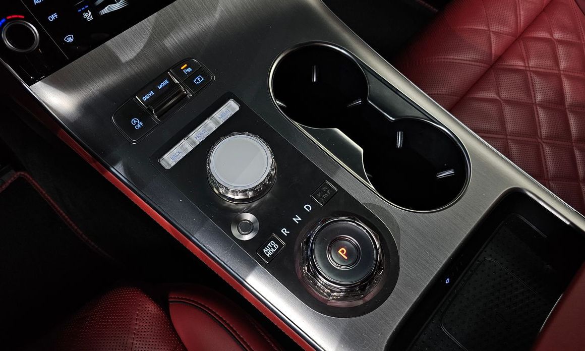 Genesis GV70 2025