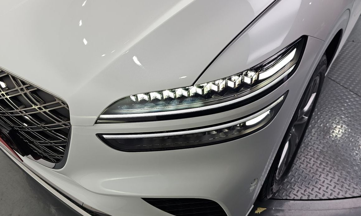 Genesis GV70 2025