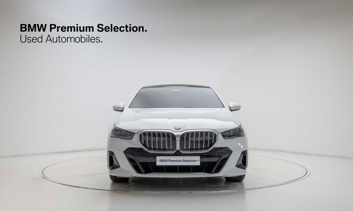 BMW 5-Series 2024