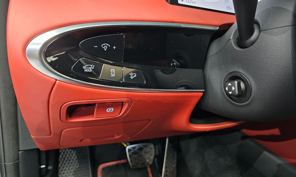 Genesis GV70 2025