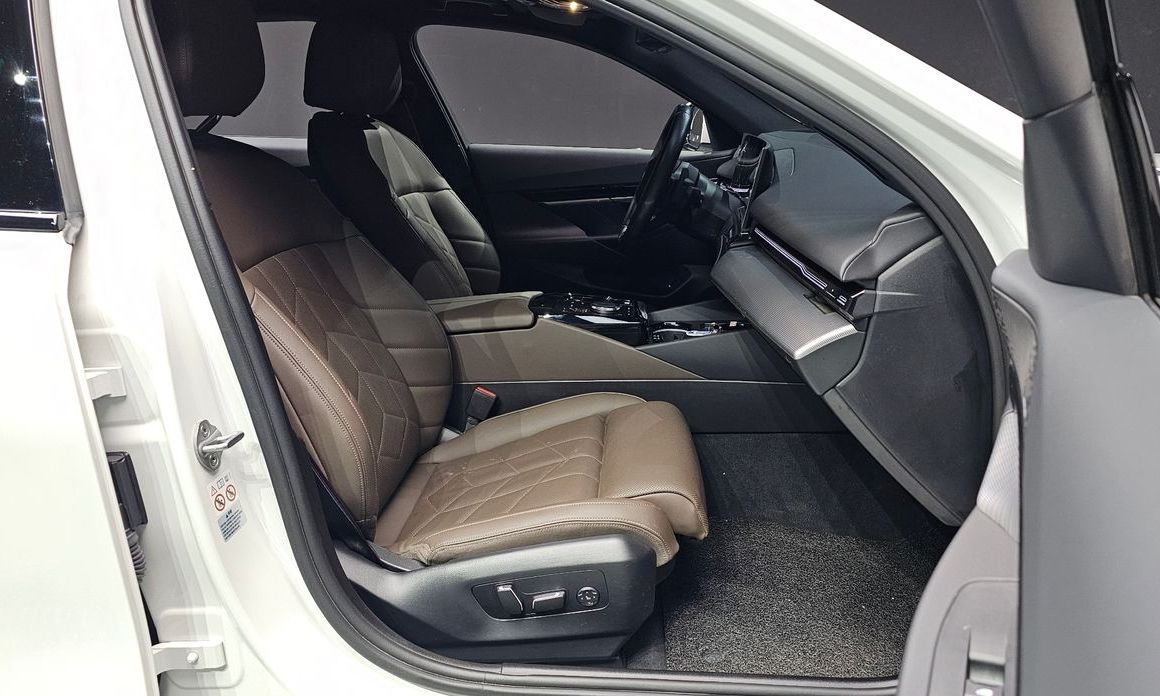 BMW 5-Series 2024