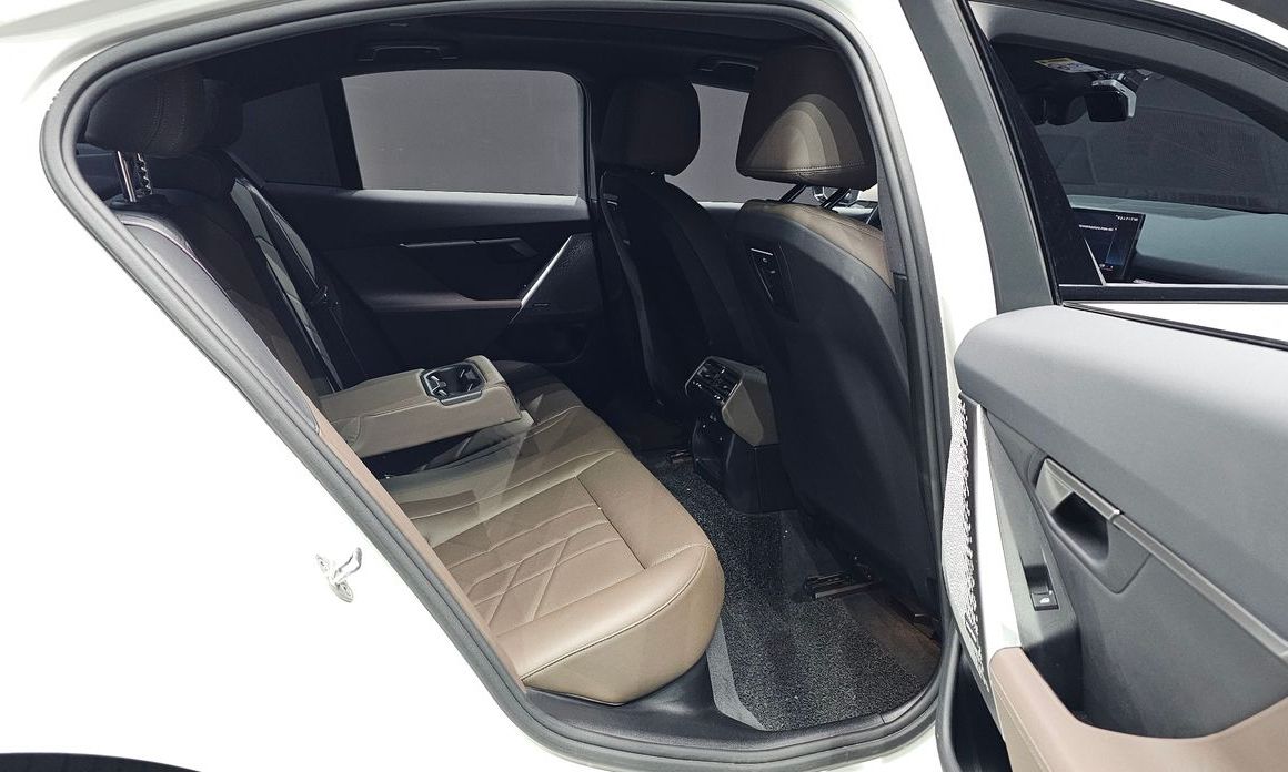 BMW 5-Series 2024