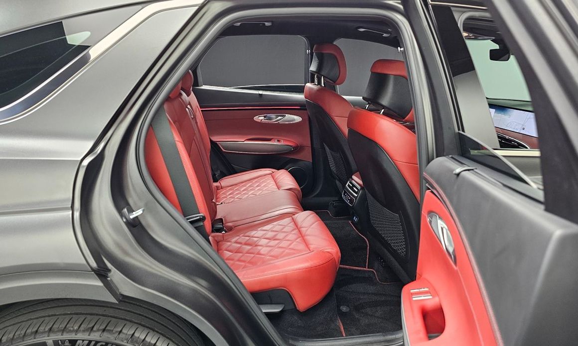 Genesis GV70 2025