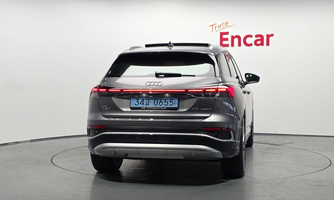 Audi Q4 e-tron 2025