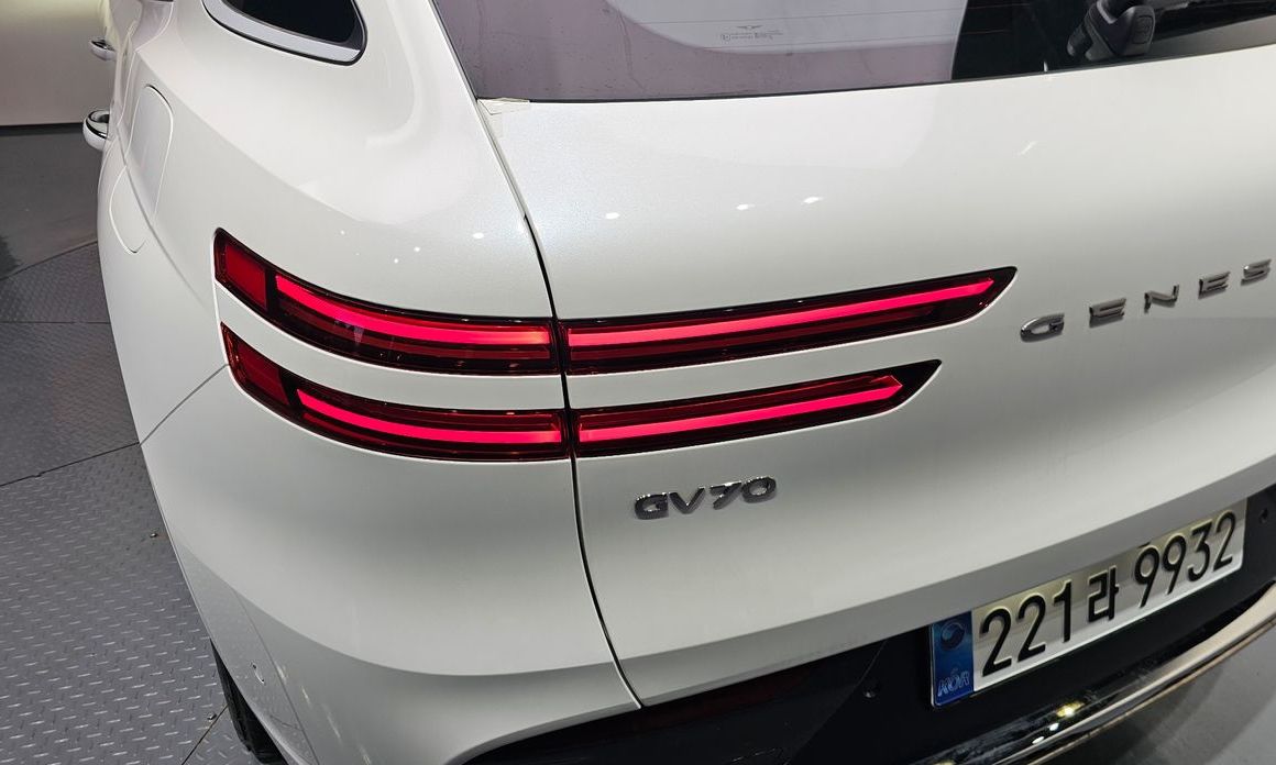 Genesis GV70 2025