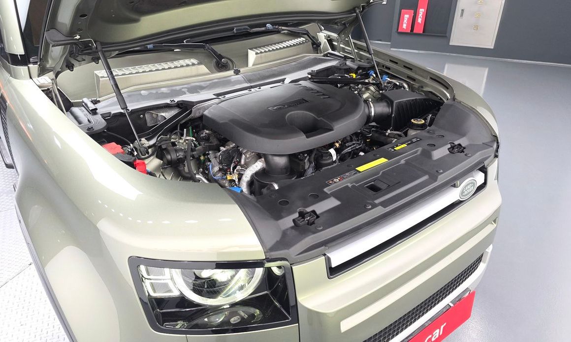 Land Rover Defender 2023