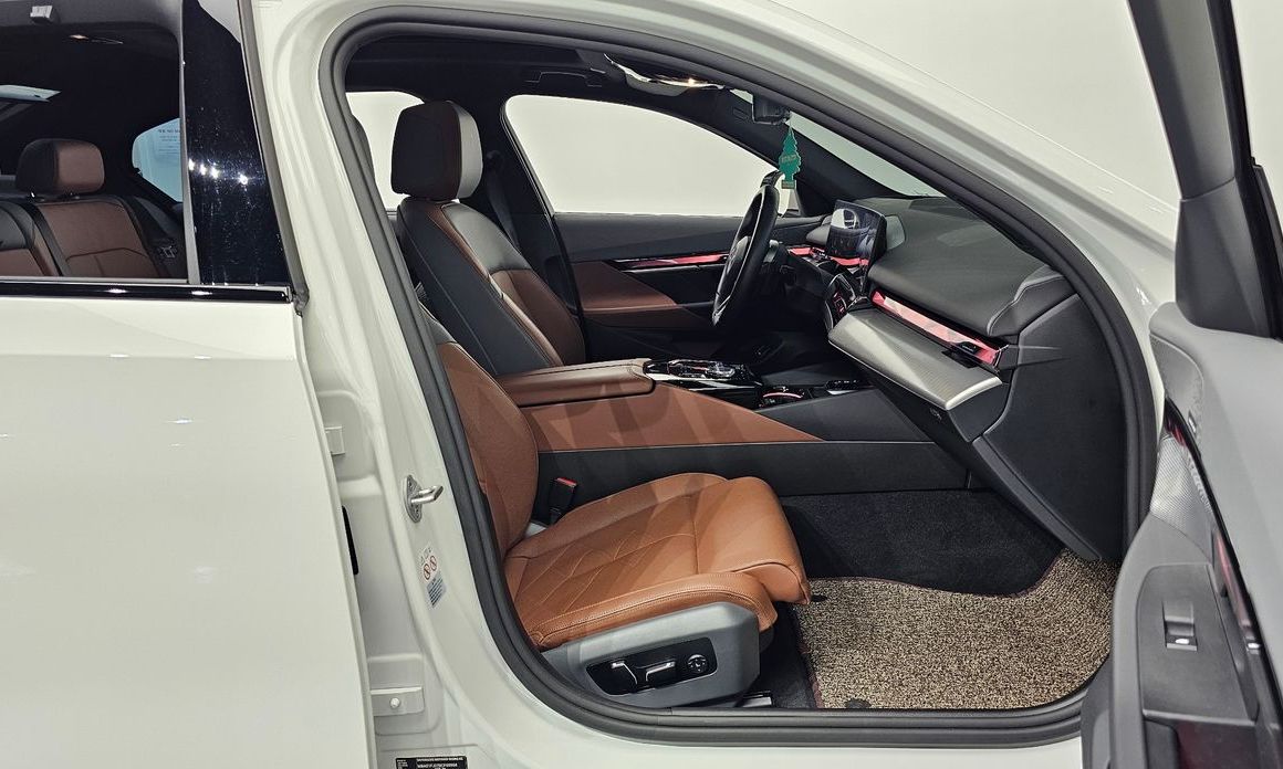 BMW 5-Series 2024