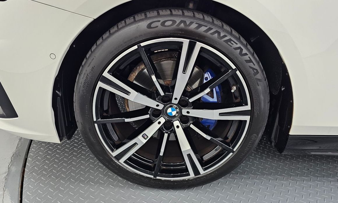 BMW 5-Series 2024