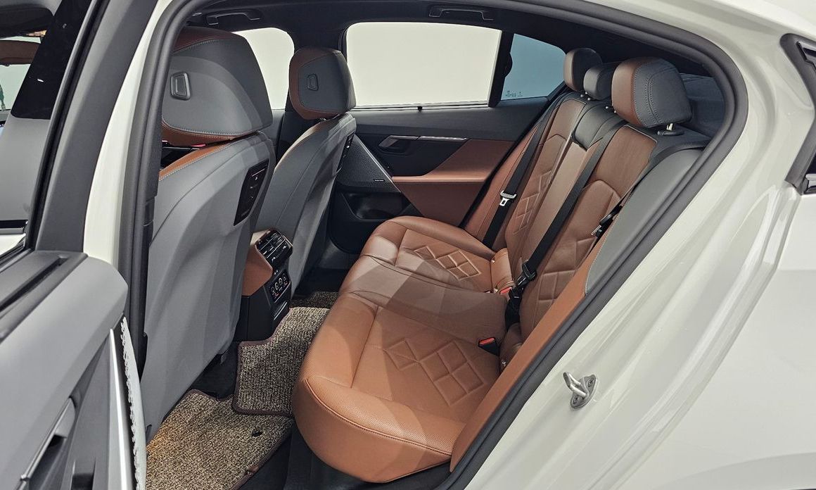 BMW 5-Series 2024