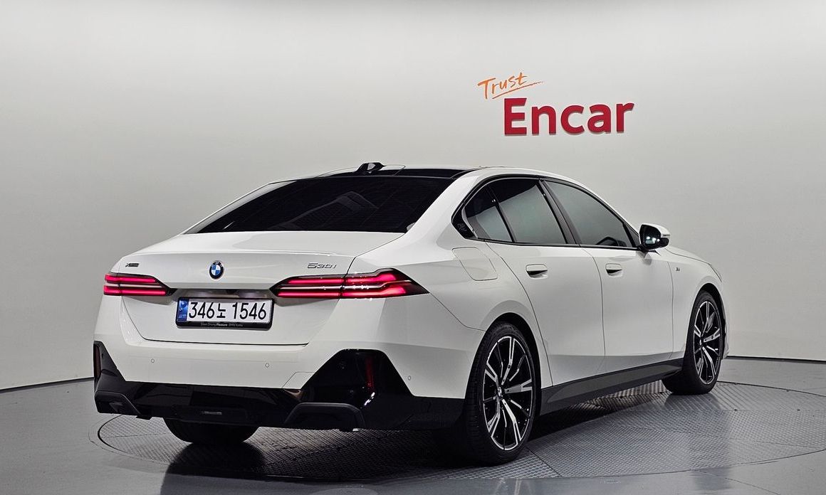 BMW 5-Series 2024