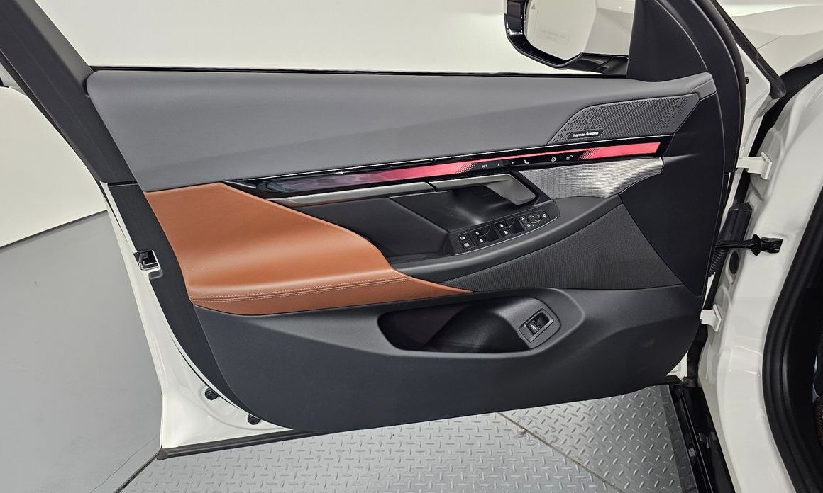 BMW 5-Series 2024