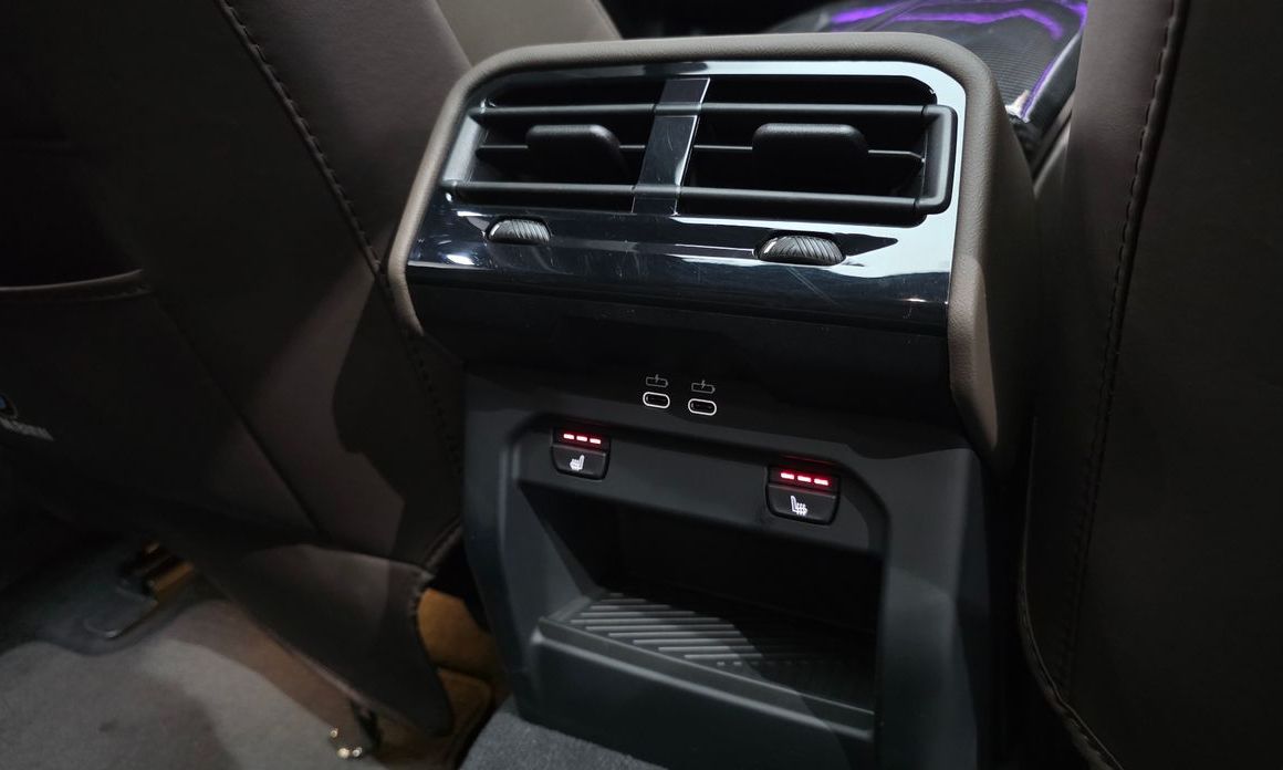 BMW 5-Series 2025