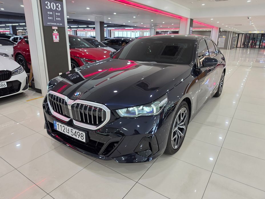 BMW 5-Series 2025