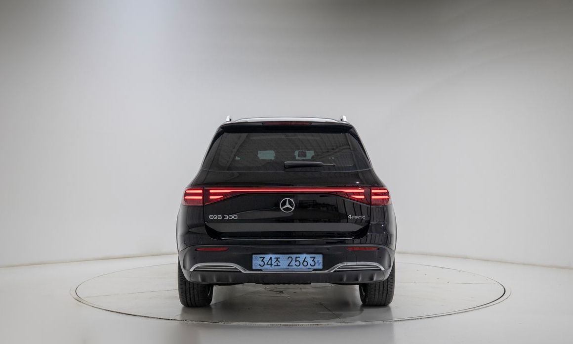 Mercedes-Benz EQB 2026